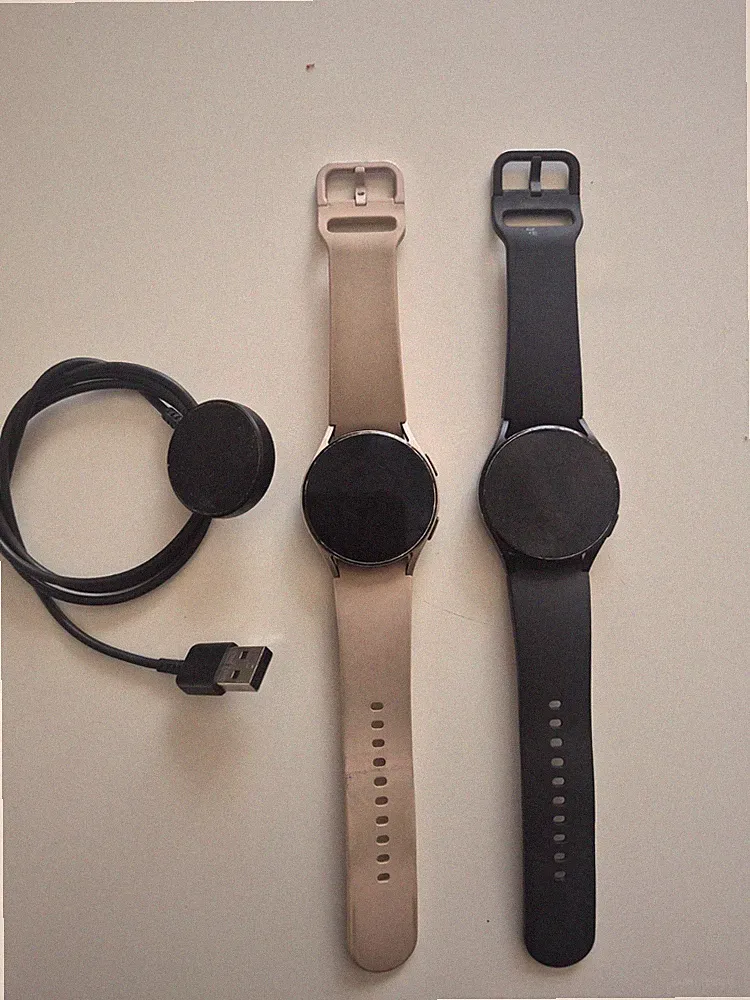 2 Srück Samsung Smartwatch Watch 4 40mm Schwarz Und Rosa