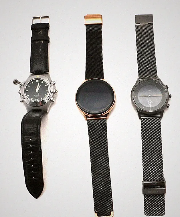 3 Stück Smartwatch / MP3 Watch 1x Skagen / 2 x unbekannnt / BB12050