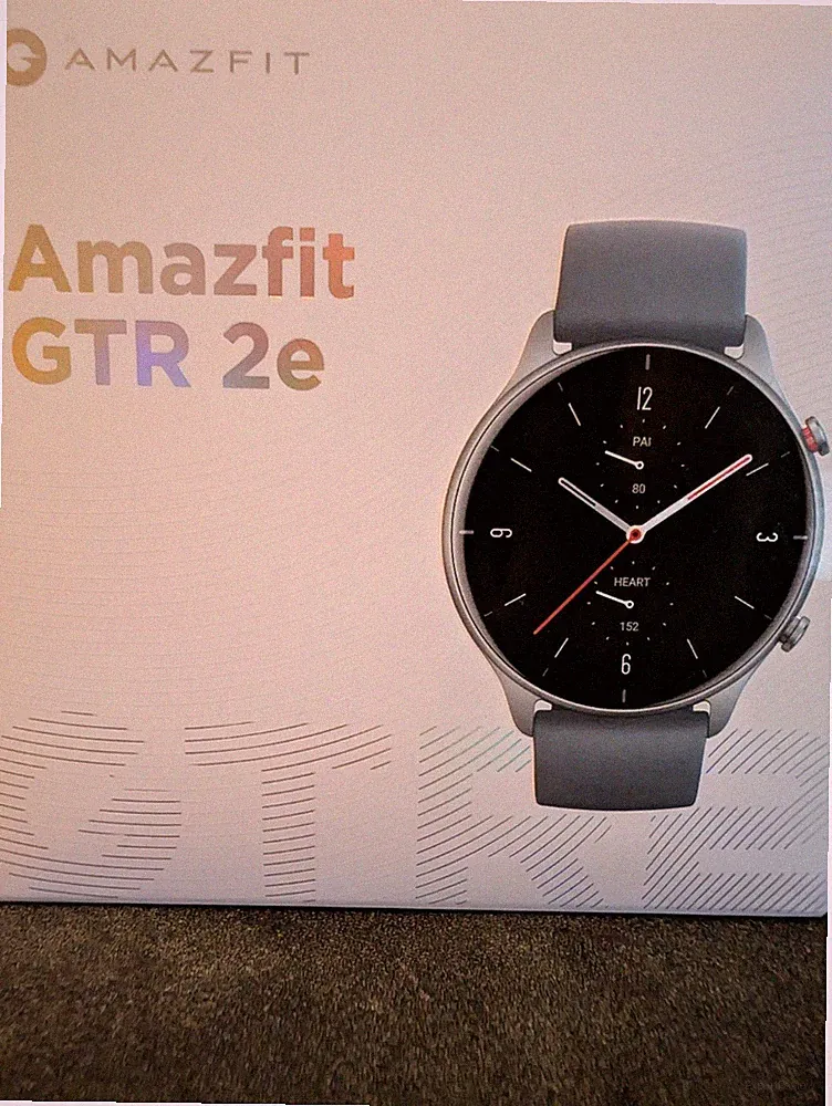 Amazfit GTR 2e Smartwatch 46 mm Silber, Alu-Armband Schwarz, OVP, Ladekabel