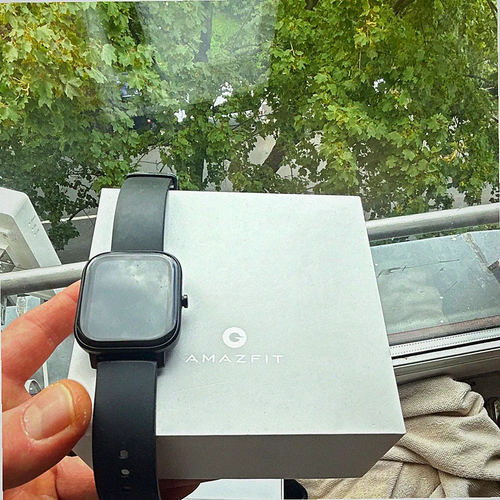 Amazfit GTS Smartwatch 44 mm Schwarz Silikonarmband Android/iOS inkl. Box