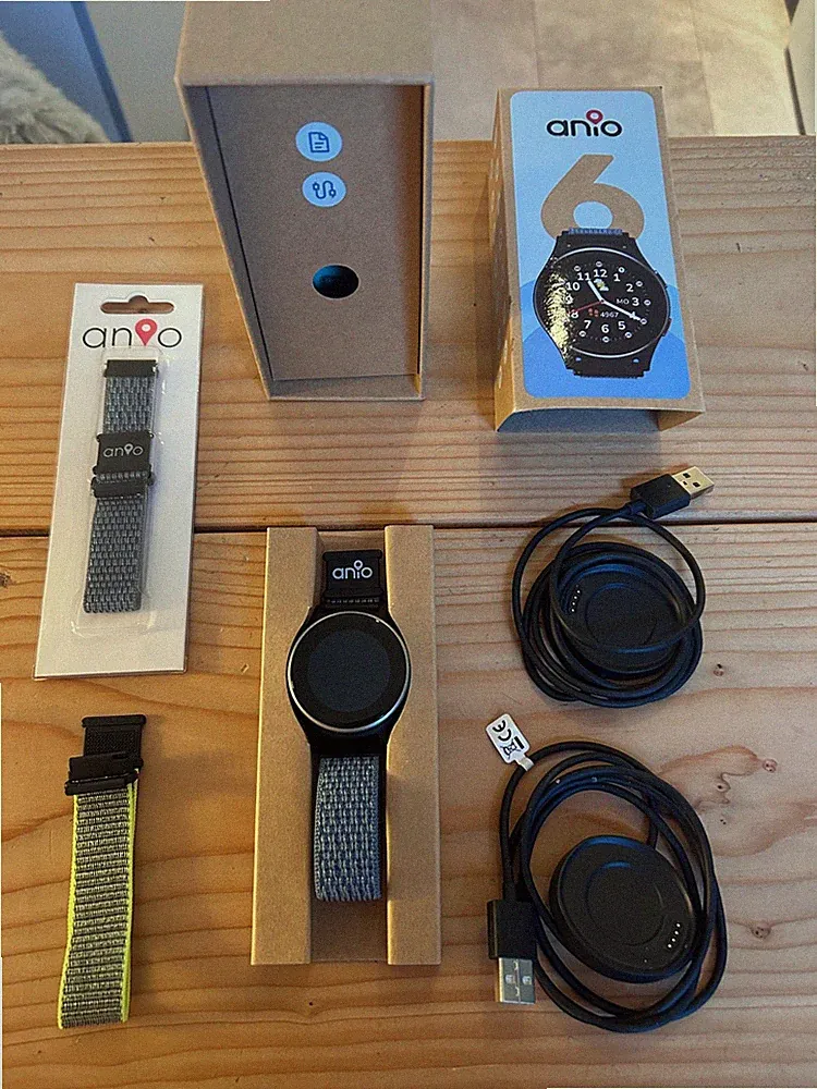 ANIO 6 Smartwatch für Kinder, sehr guter Zustand, viel Zubehör