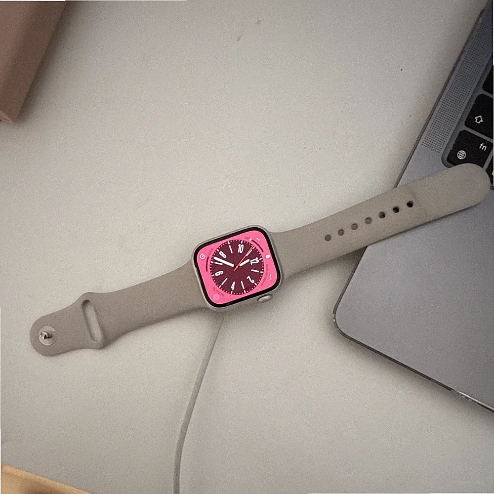 Apple Apple Watch iOS Smartwatch S6 Damen, Silikonarmband beige small scratchs