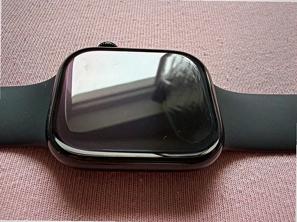 Apple Watch 46 mm Smartwatch iOS schwarz mit schwarzem Silikonarmband
