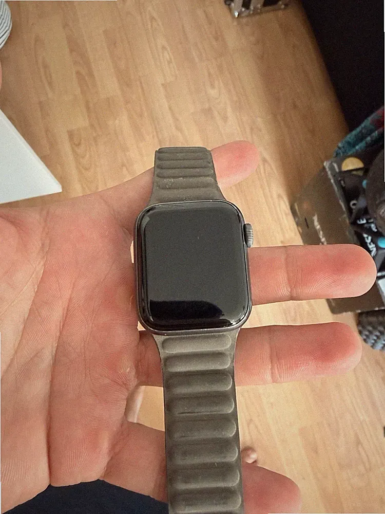 Apple Watch Smartwatch 40 mm iOS-kompatibel + OVP + 2 Bänder.