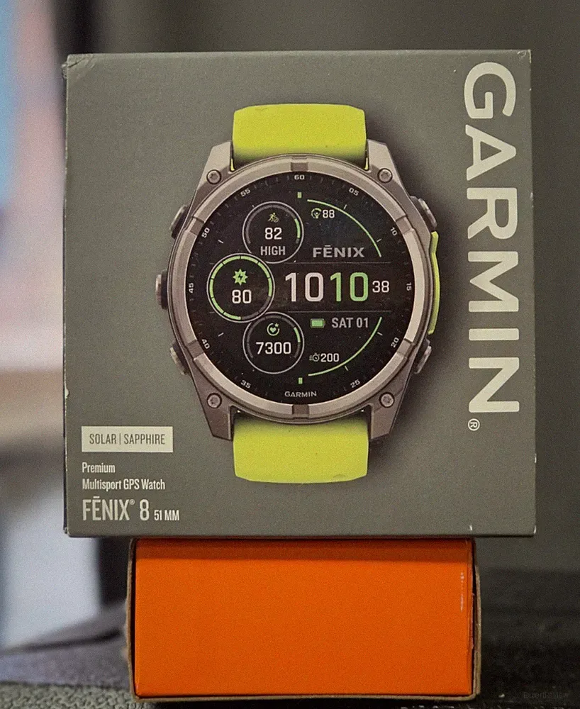 BRANDNEU Garmin Fenix 8 51mm Solar Saphir Titan Verstärker Gelb GPS Smartwatch