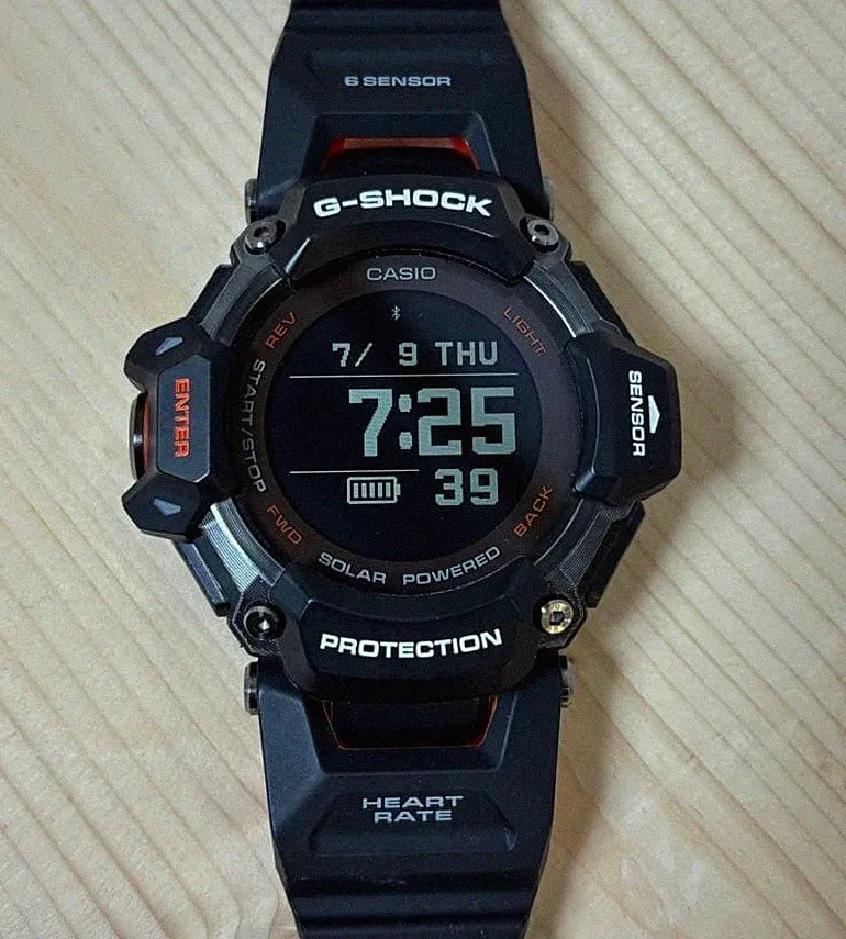 Casio G-Shock G-SQUAD GBD-H2000-1AJR Solar Herzfrequenz GPS Neuwertig 3515