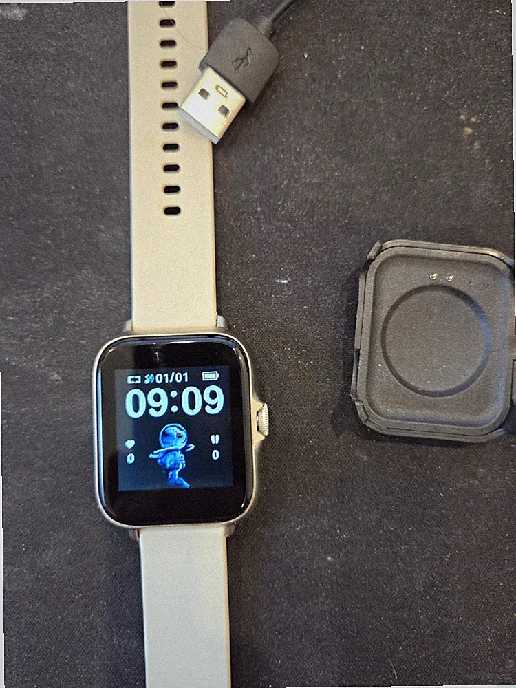 Denver SWC-156BEMMK2 Smartwatch 36mm Silber weißes Silikonarmband iOS/Android