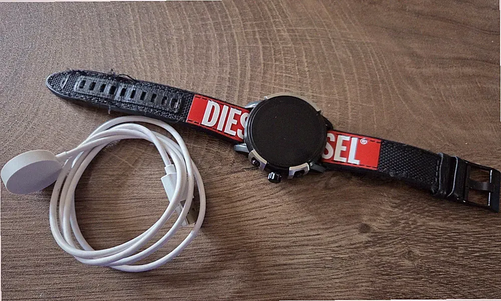 DIESEL DW13D2 Smartwatch 48 mm Edelstahl schwarz Wear OS Herzfrequenz+Lader