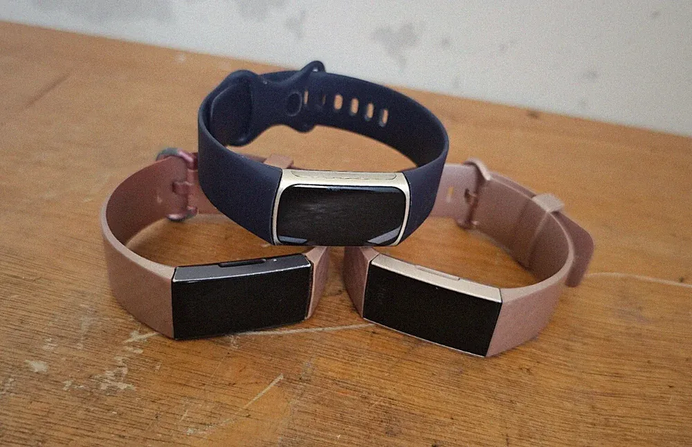 Fitbit Charge 2 & 5 Fitnesstracker Smartwatch Herzfrequenz Schlafmonitor Bundle