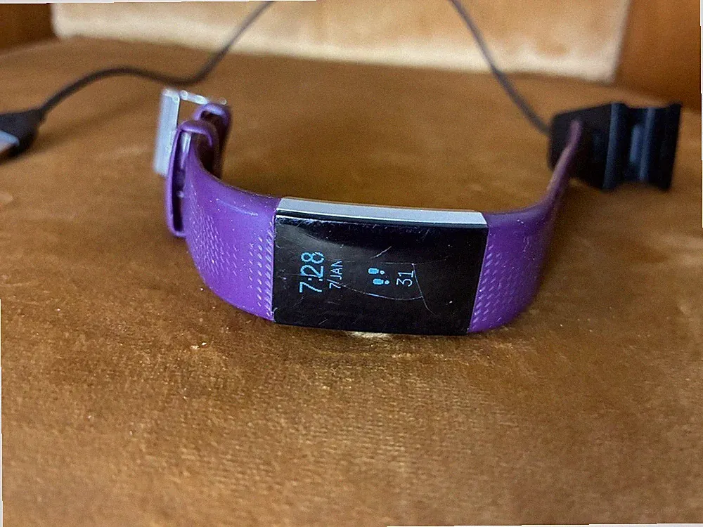 Fitbit Charge 2, Fitnesstracker, Smartwatch, voll funktionsfähiger Zustand, mit Ladegerät