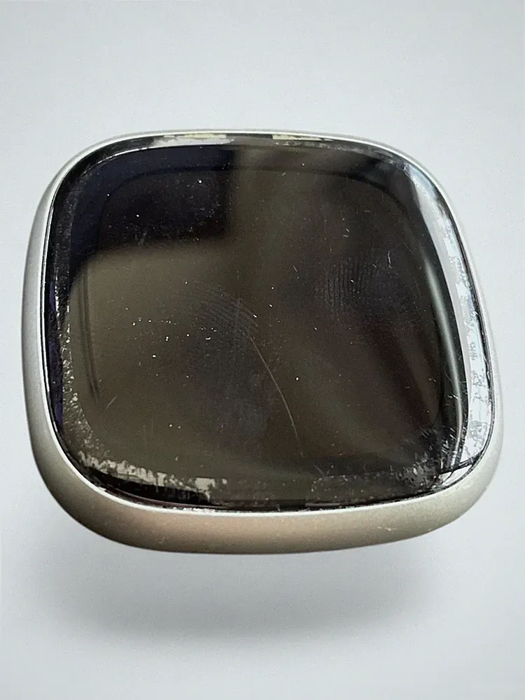 Fitbit Sense 2 Smartwatch 40mm mit Aluminiumgehäuse, GPS & AMOLED in Lunar White