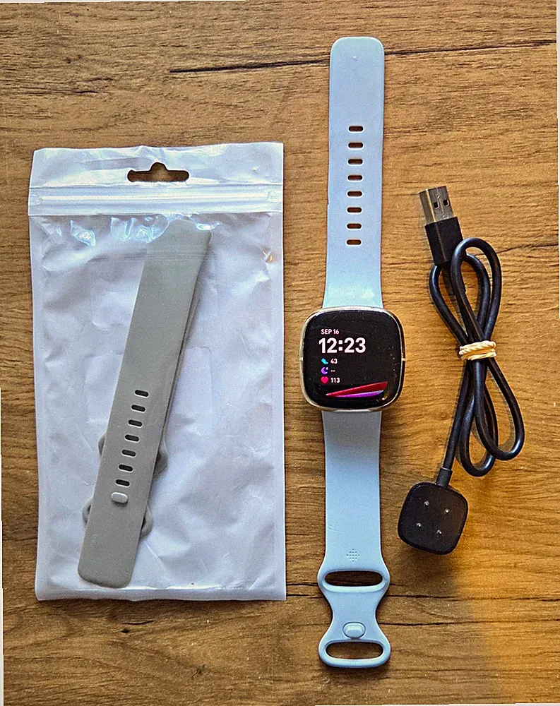 Fitbit Sense FB512 Smartwatch Fitnesstracker Soft Gold Lunar White GPS