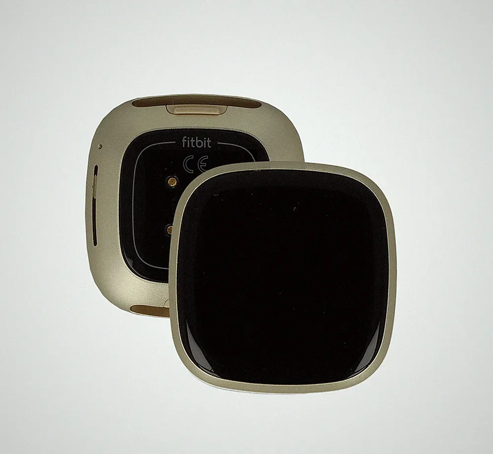 Fitbit Versa 3 soft gold Fitness Tracker Smartwatch - AKZEPTABEL - OHNE ARMBAND