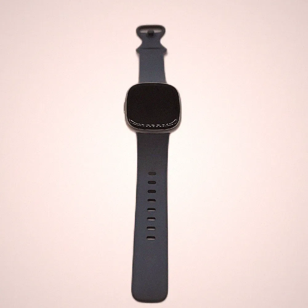 Fitbit Versa 4 by Google ? Smartwatch Damen Herren ? Tracker Sports (1 - Defekt
