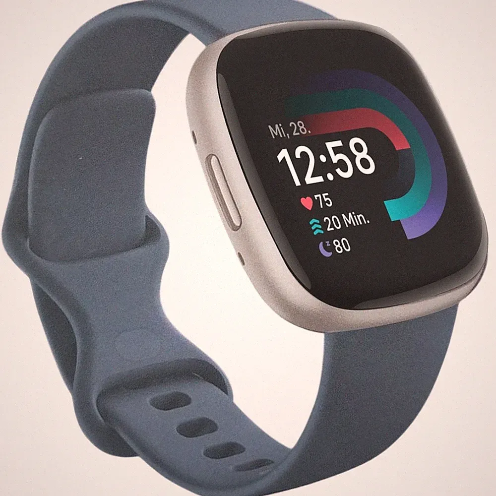 Fitbit Versa 4 Smartwatch waterfall blue/platinum, Farb-Grafik Display, GPS, NEU