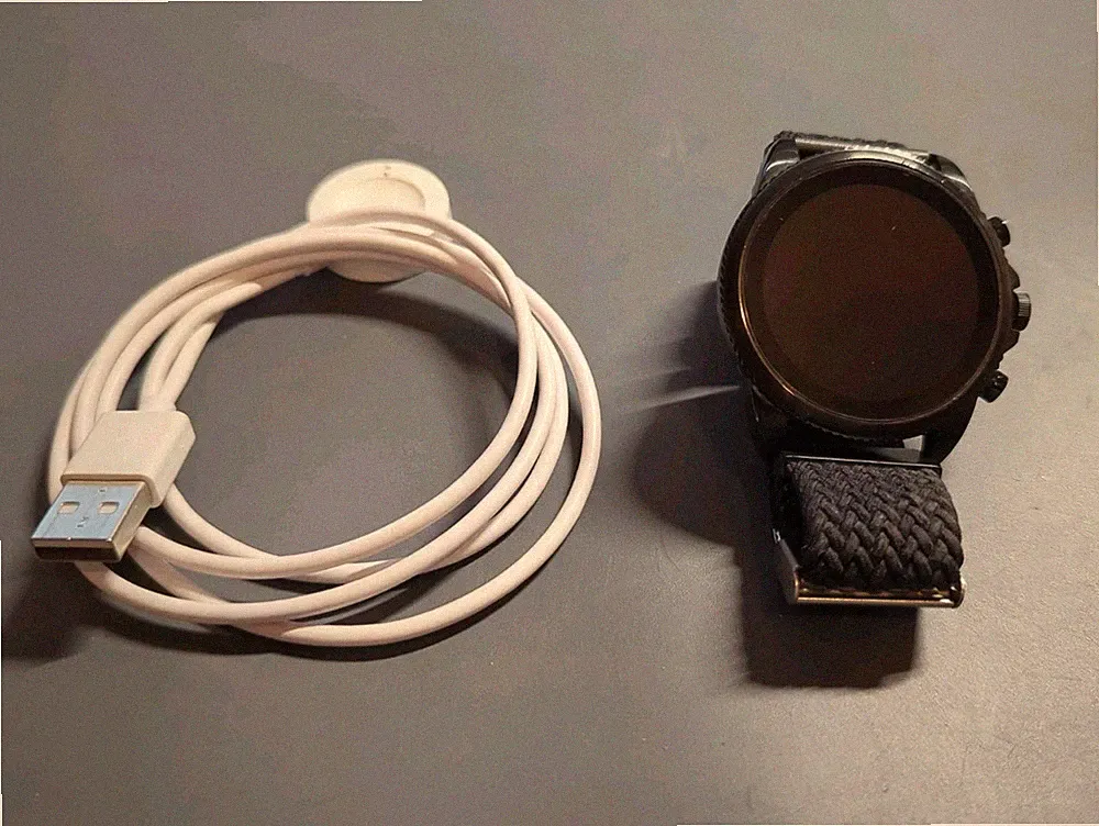 Fossil Gen 5E Smartwatch Touchscreen Schwarz 42mm Textilarmband mit Zubehör