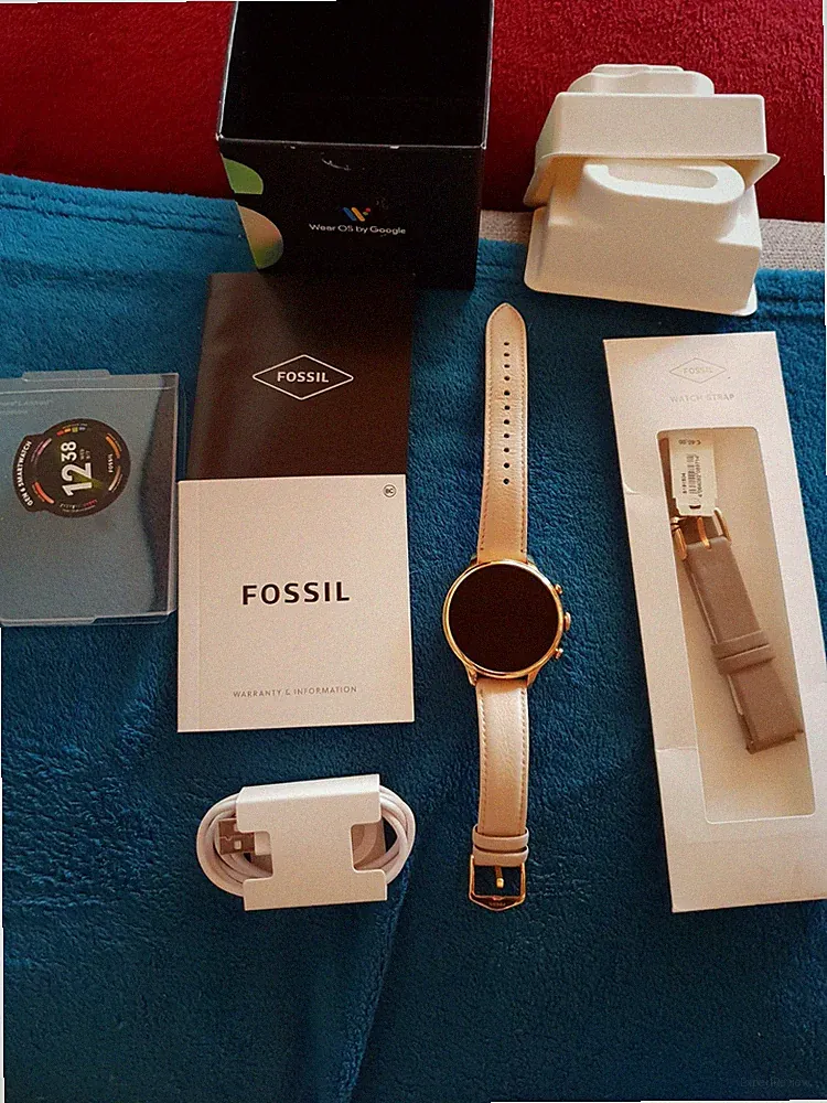 Fossil GEN 6 Smartwatch Mit neue Lederband dazu