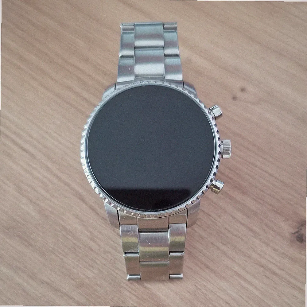 Fossil Q Explorist Gen 4 Smartwatch rund 40 mm Silber Edelstahlarmband Ladekabel