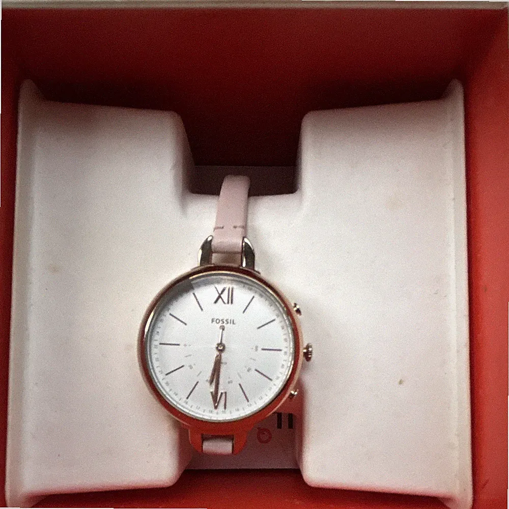 Fossil Q Hybrid Smartwatch 44 mm Silber, rosa Lederarmband, iOS/Android