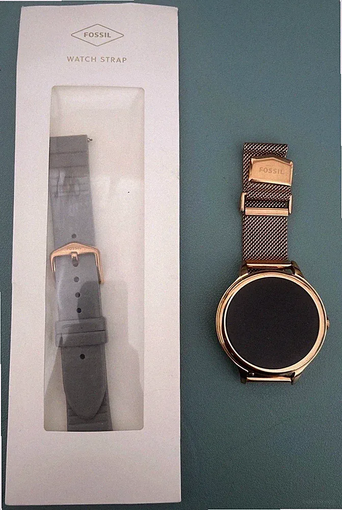 Fossil Smartwatch Damen Roségold Google WearOs mit zwei Armbändern