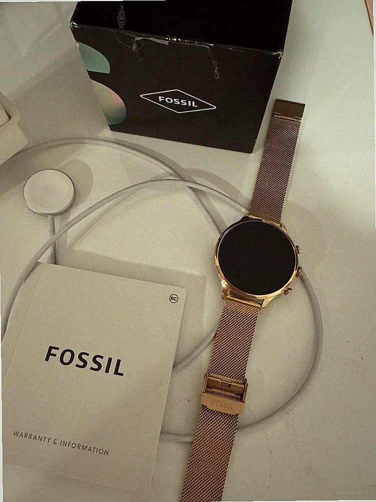 Fossil Smartwatch Gen 6 mit Edelstahlarmband Aus Aluminium FTW6082 Neu