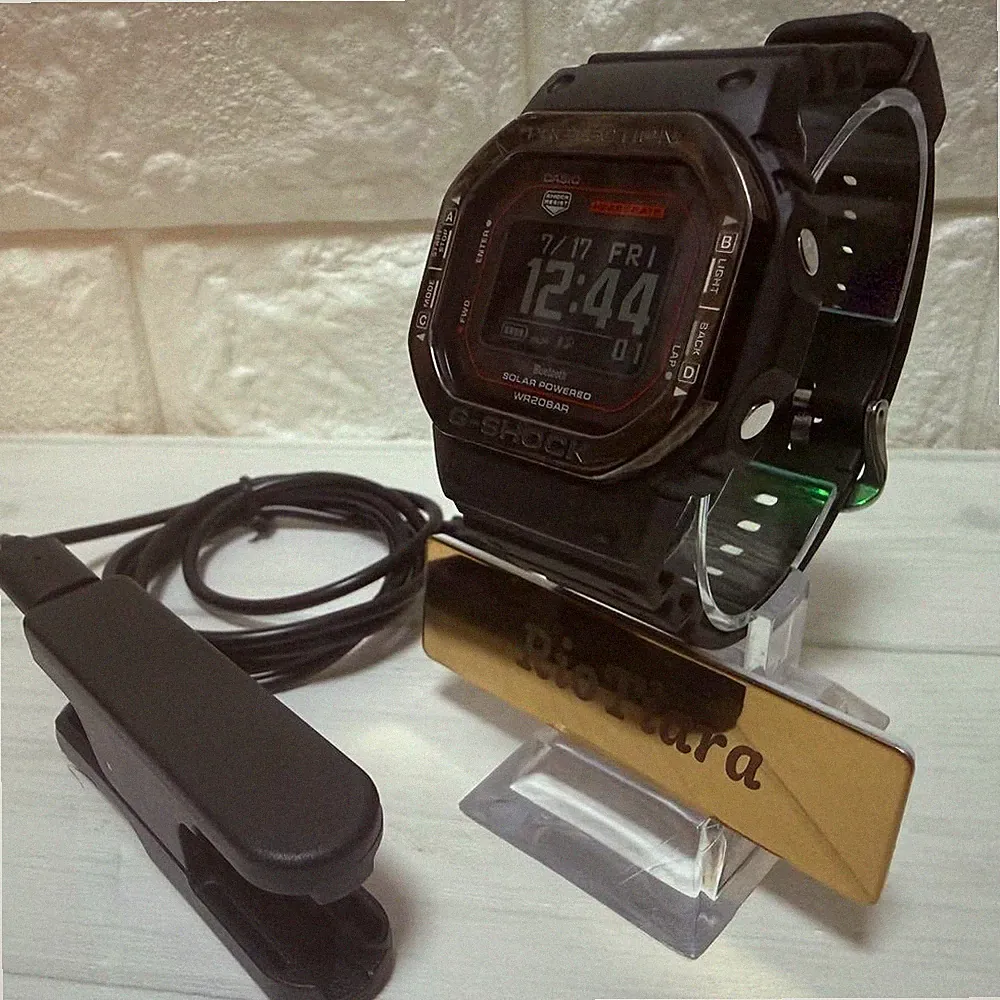 G-Shock G-Squad DW-H5600MB-1A4 Uhr Metalllünette Fitness Smartwatch aus Japan