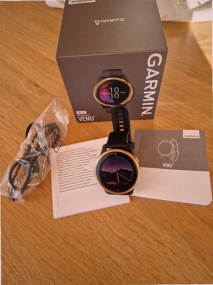 Garmin AMOLED Smartwatch Venu 010-02173-32 schwarz-gold 2019 in OVP