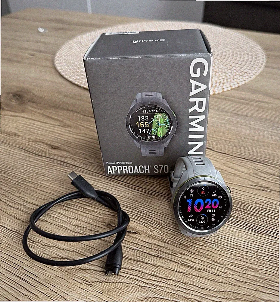 Garmin Approach S70 42mm GPS Golf Sportuhr Smartwatch Grau mit Ladekabel Unisex