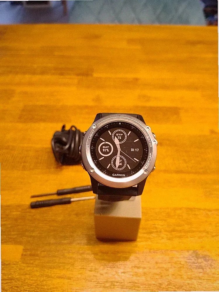 Garmin Fenix 3 HR Herren Multi Sport Uhr , GPS SmartWatch, Ladekabel
