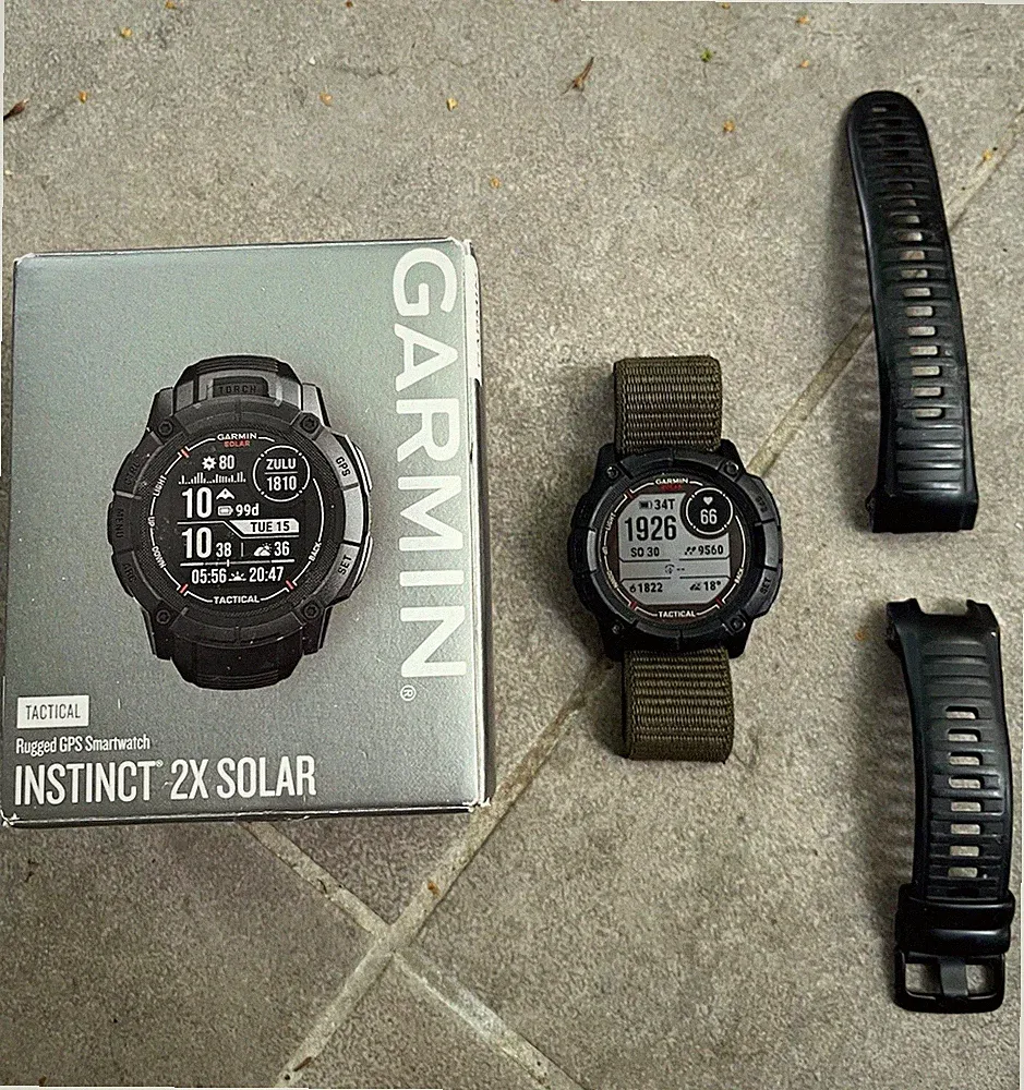 Garmin Instinct 2X Solar Tactical Edition GPS Uhr Herzfrequenz Taschenlampe Box
