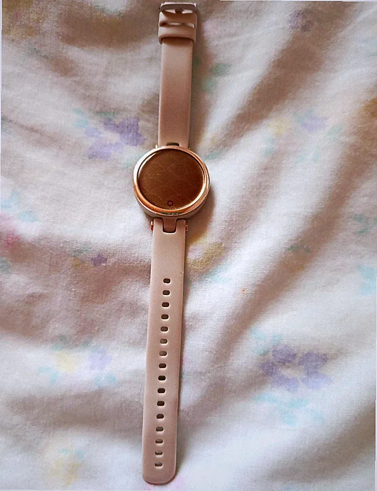 Garmin Lily Smartwatch Damen Rosa/Gold inkl. Armband & 2 Ladekabel plus Extras
