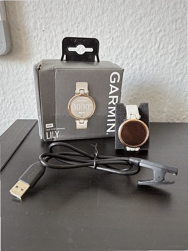 Garmin LILY Sport beige Smartwatch, sehr guter Zustand