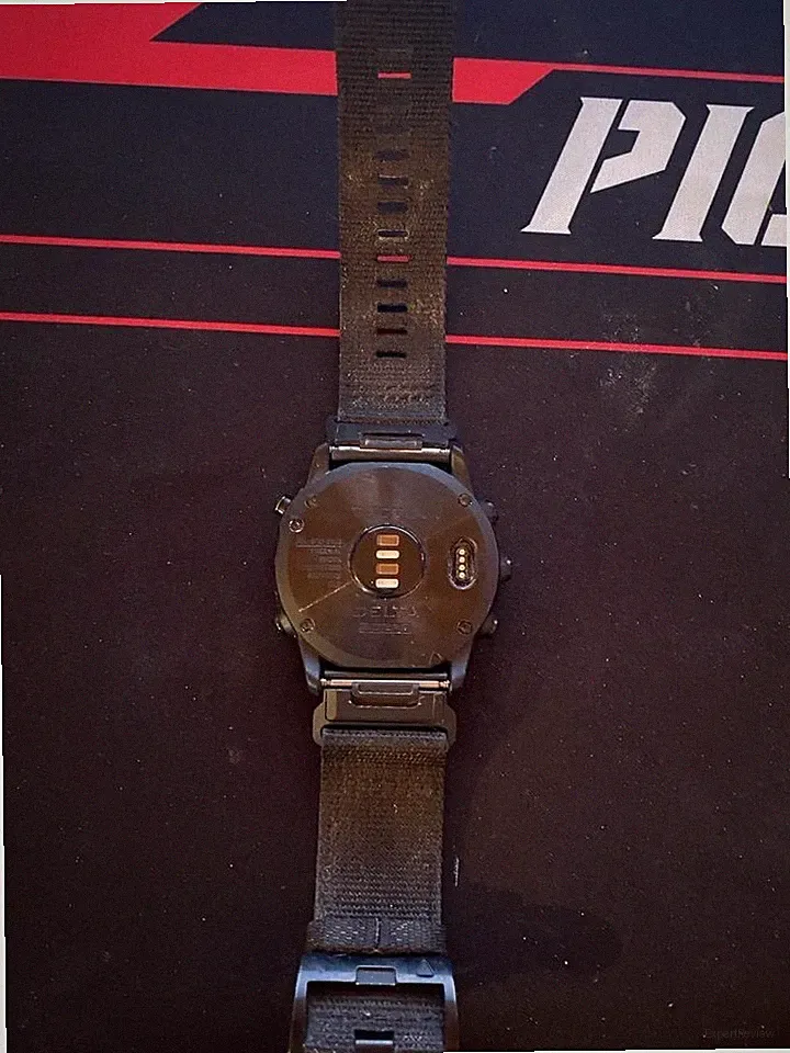 Rot Outdoor-Smartwatch