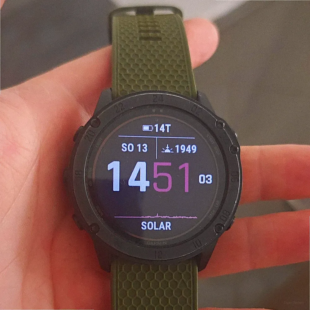 Garmin Tactix Delta Solar Smartwatch 51 mm schwarz mit Silikonarmband grün