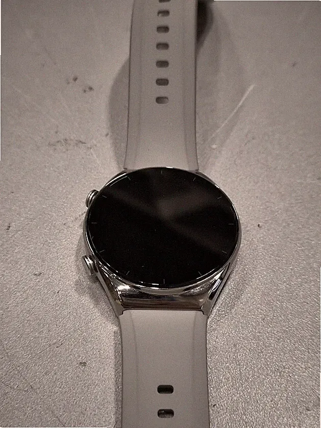 Gebrauchte Smartwatch - Funktioniert, Kratzer, Keine Zubehörteile