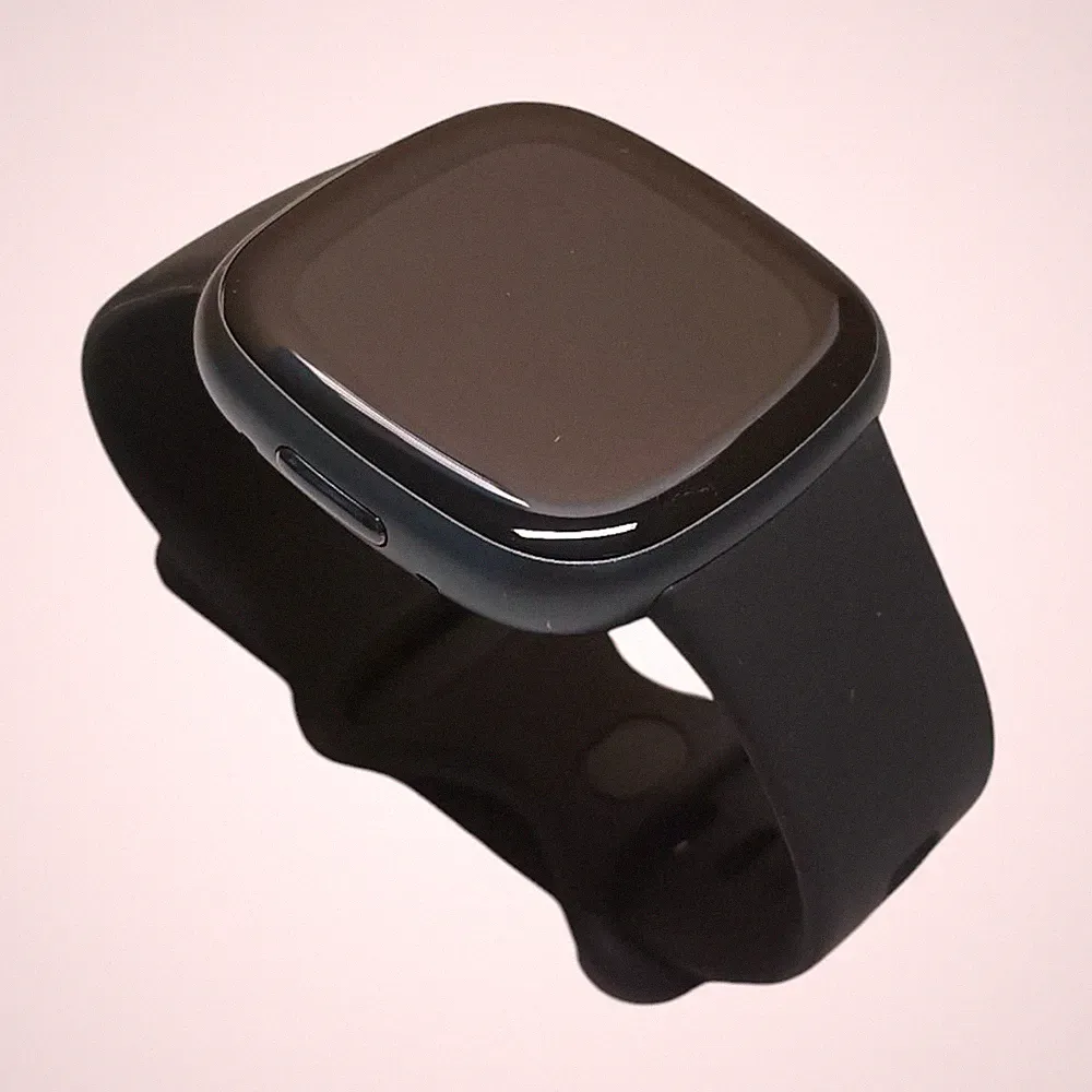 Google FitBit Versa 4 Smartwatch Zustand Sehr Gut
