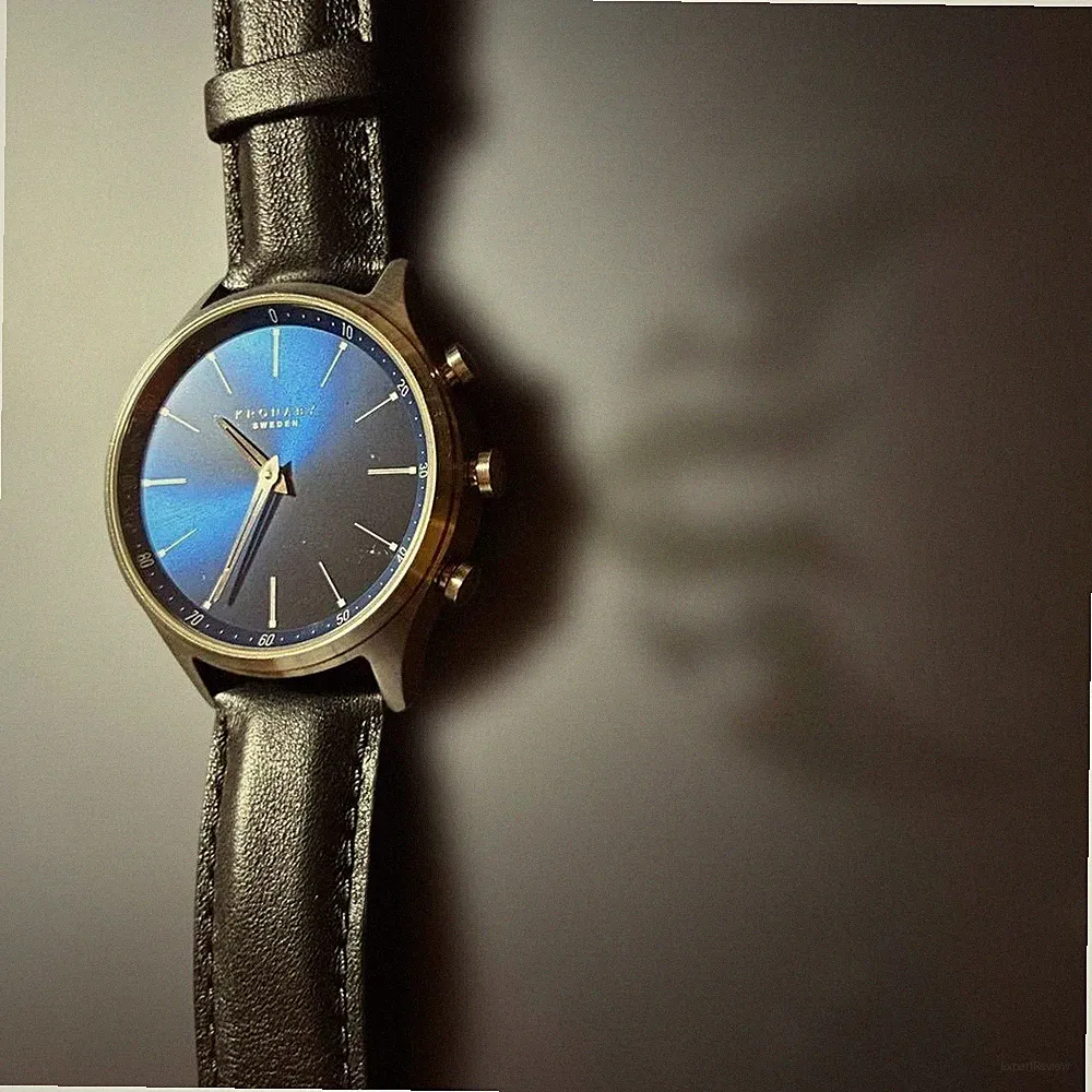 Kronaby A1000-3107 Hybrid Smartwatch Stilvolle Analog Tech aus Japan