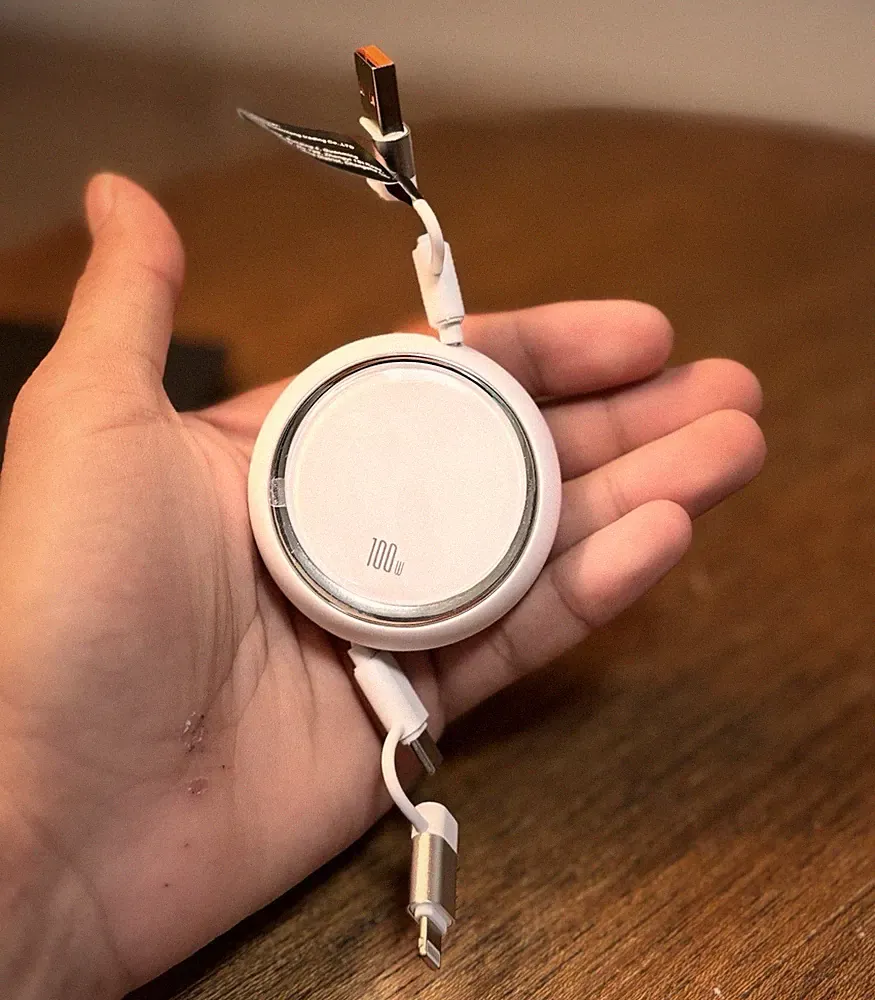 Magnetisches Smartwatch-Ladepad/Ladepuck weiß mit USB-Kabel, USB-A & USB-C