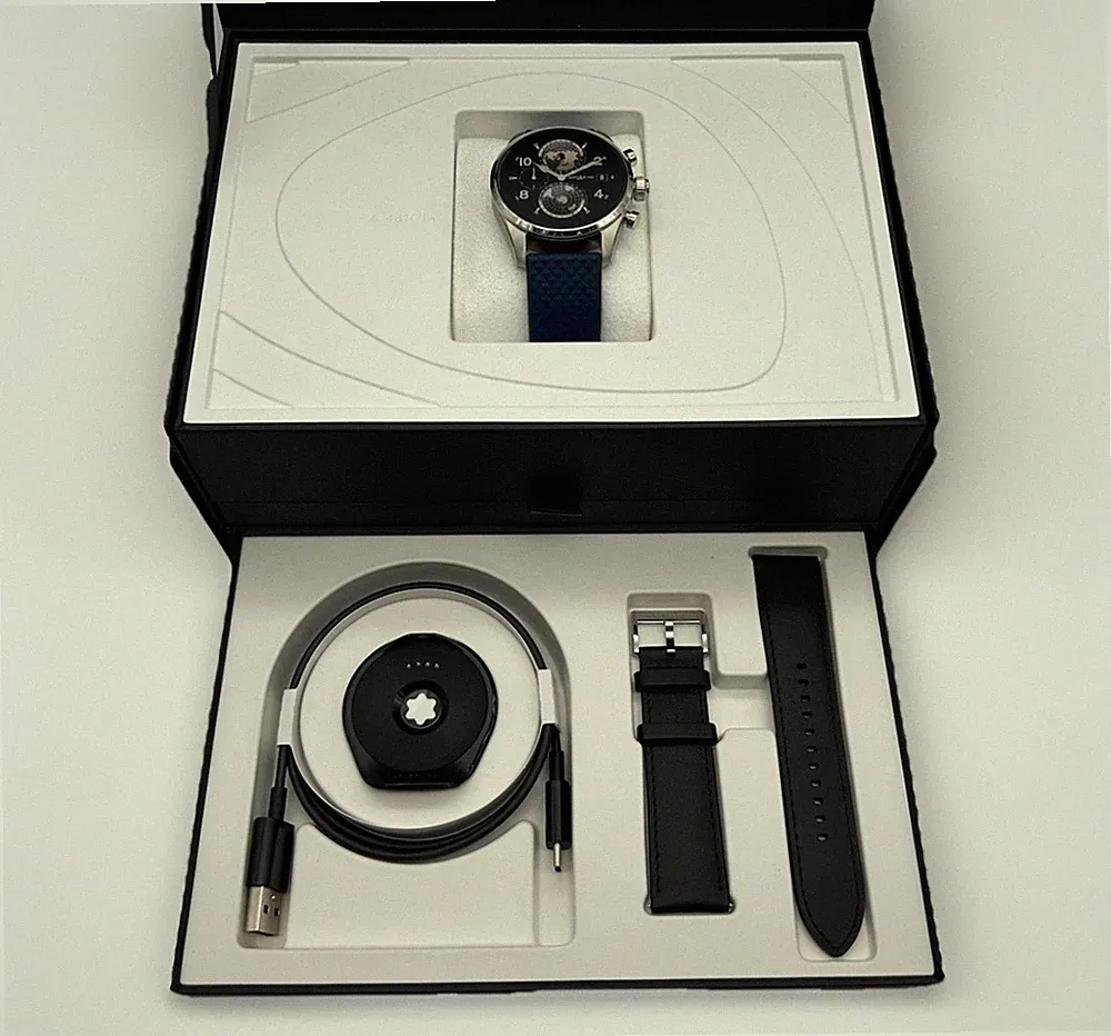 Montblanc Summit 3 Smartwatch Titan Grau Wear OS NFC AMOLED 42 mm