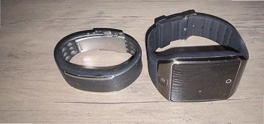Polar Loop Activity Tracker + Q18 Smartwatch
