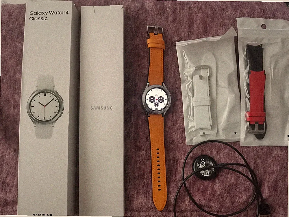 Samsung Galaxy Watch 4 classic-42mm BT Smartwatch (4,2 cm/1,2 Zoll, Wear OS by G