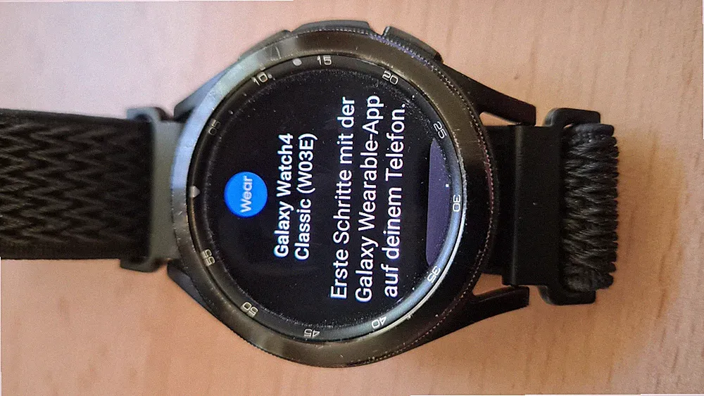Samsung Galaxy Watch 4 Classic 42mm Edelstahlgehäuse mit 2 x Armband