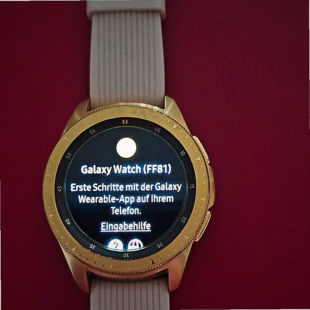 Samsung Galaxy Watch 40 mm Smartwatch Gold, graues Silikonarmband Android