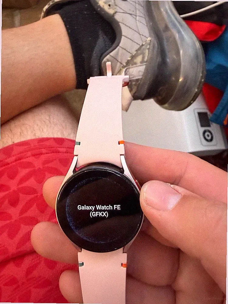 Samsung Galaxy Watch FE 40 mm Smartwatch Pink Gold (40 mm) Fluorkautschuk