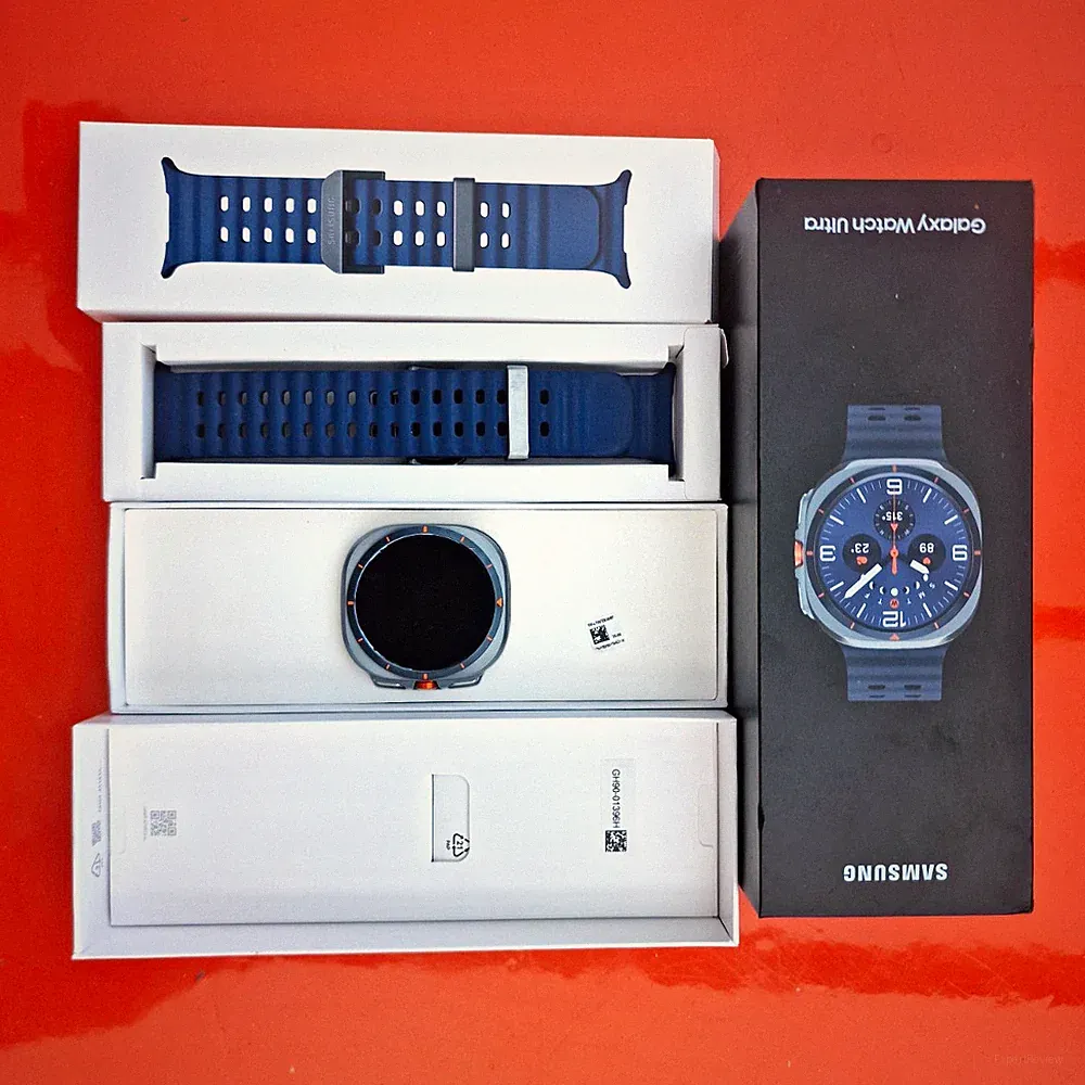 Samsung Galaxy Watch Ultra 47 mm LTE GPS Smartwatch silber blau Silikonarmband