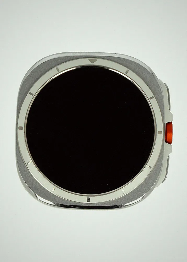 Samsung Galaxy Watch Ultra Titanweiß Smartwatch - SEHR GUT - OHNE ARMBAND