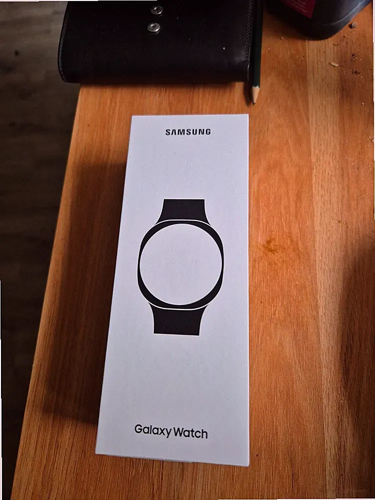 Samsung Galaxy Watch8 44mm Smartwatch Silber Lederarmband Android Weiss