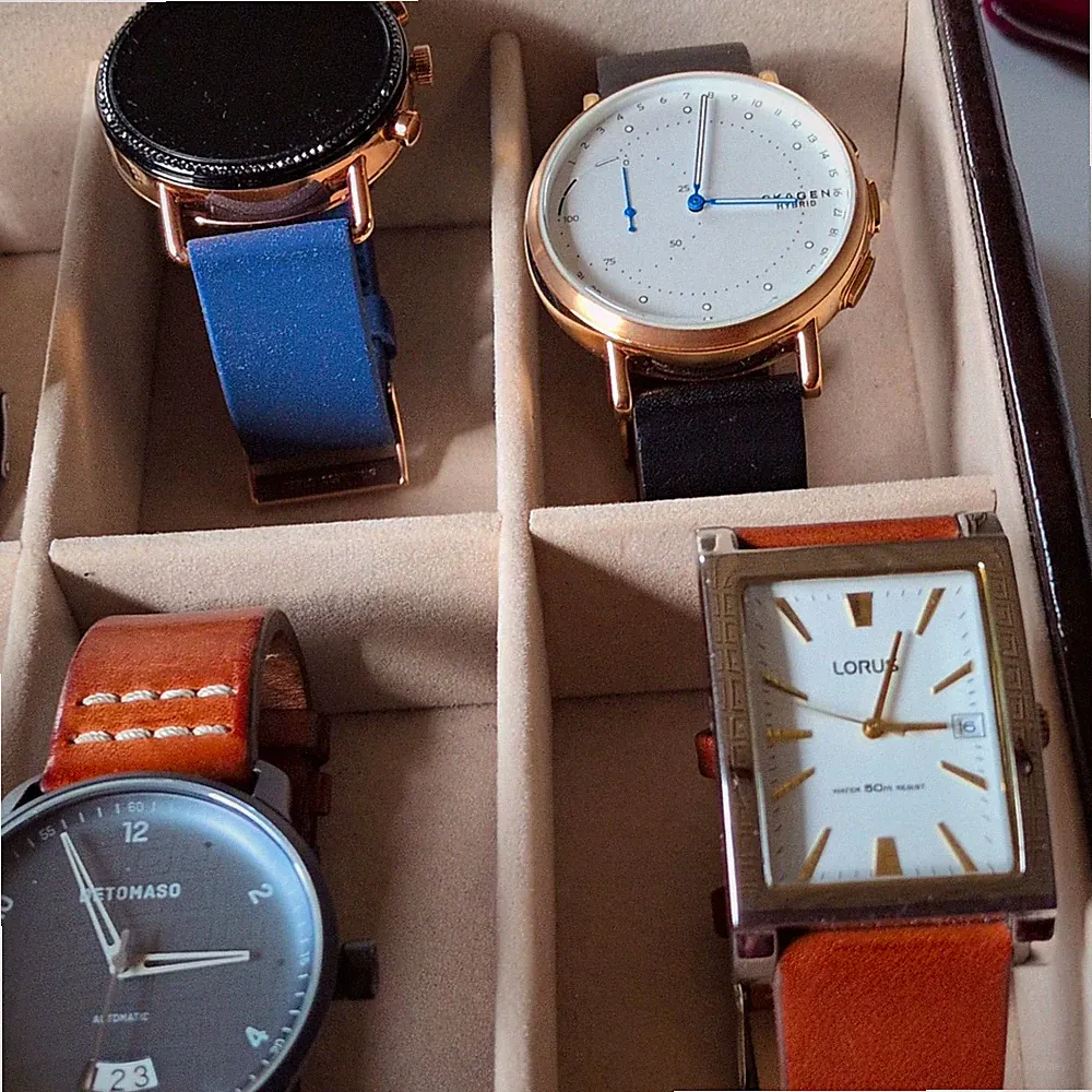 Skagen/Lorus/Detomaso Konvolut Armbanduhren, verschiedene Modelle, Smartwatch