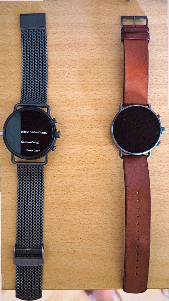 Skagen Smartwatch rund schwarz Digital mit Milanaise-Edelstahlarmband
