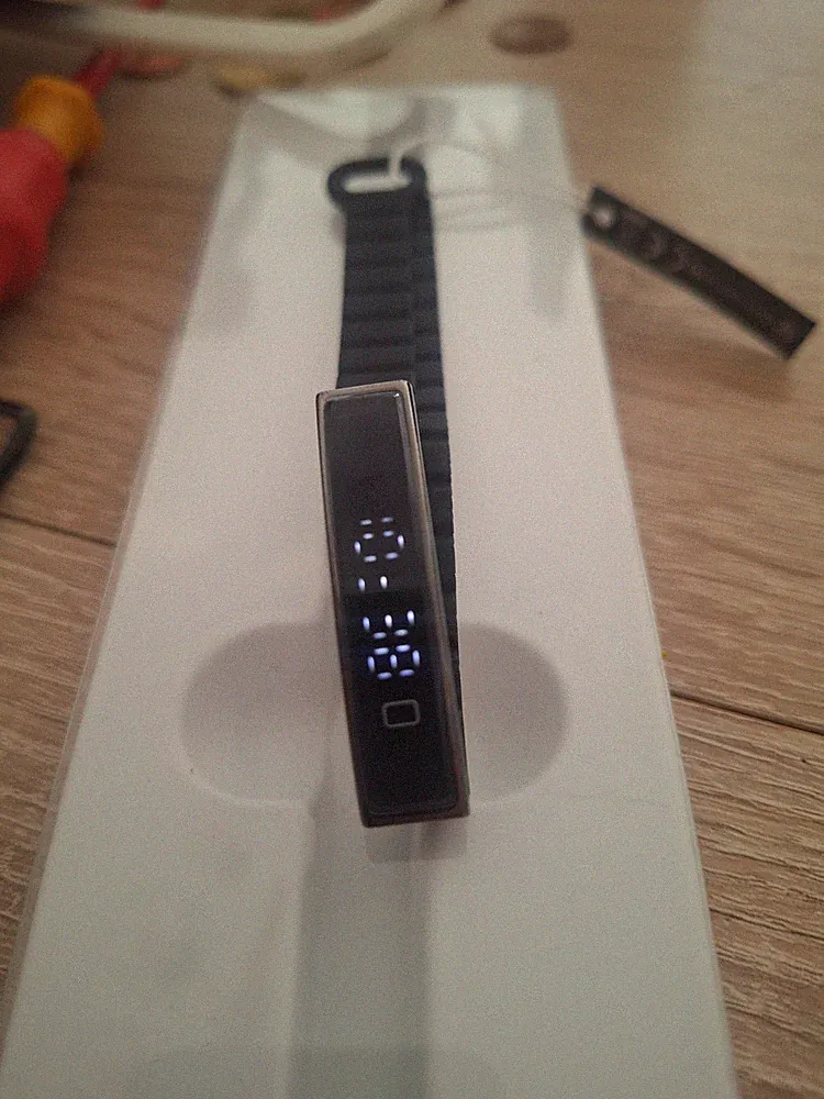 Smartwatch Damen Herren Schmal,16.5g Smart Band